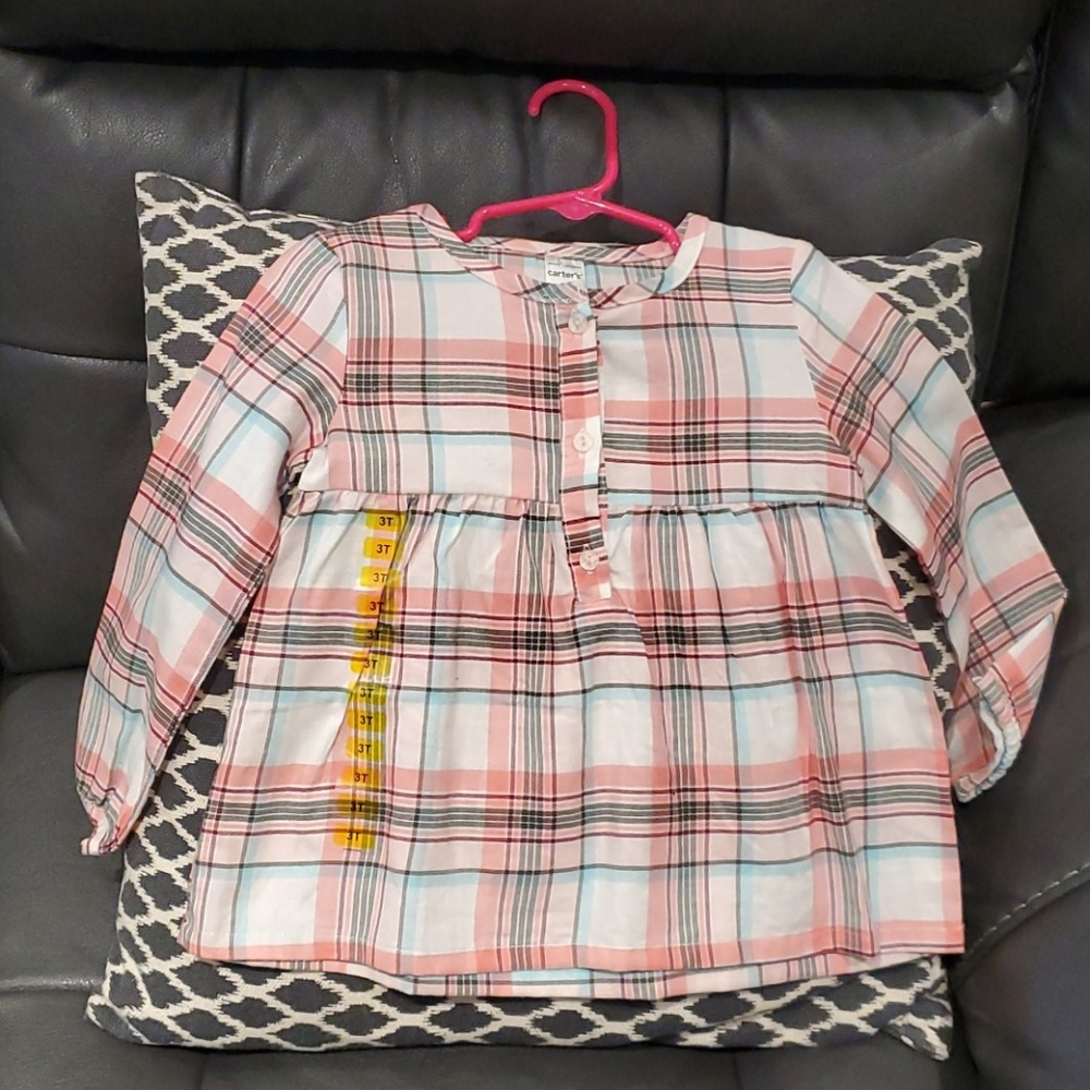 Cute pink plaid top.